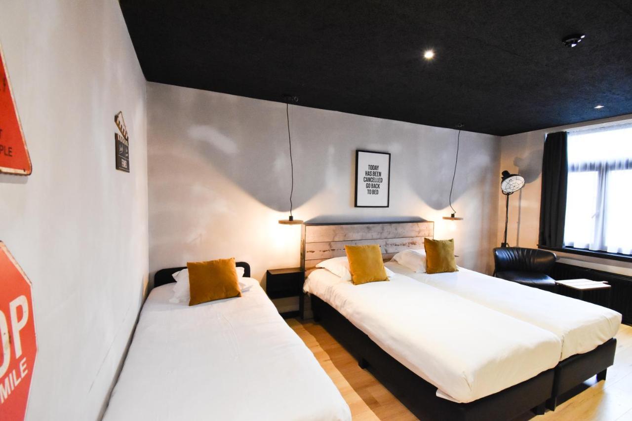 Upstairs Hotel 3*
