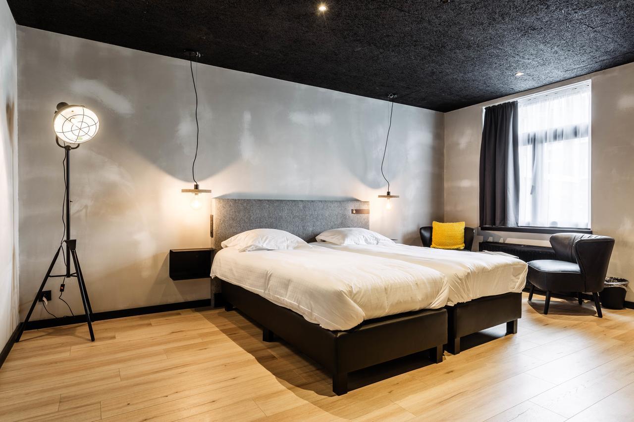 Upstairs Hotel Ostende