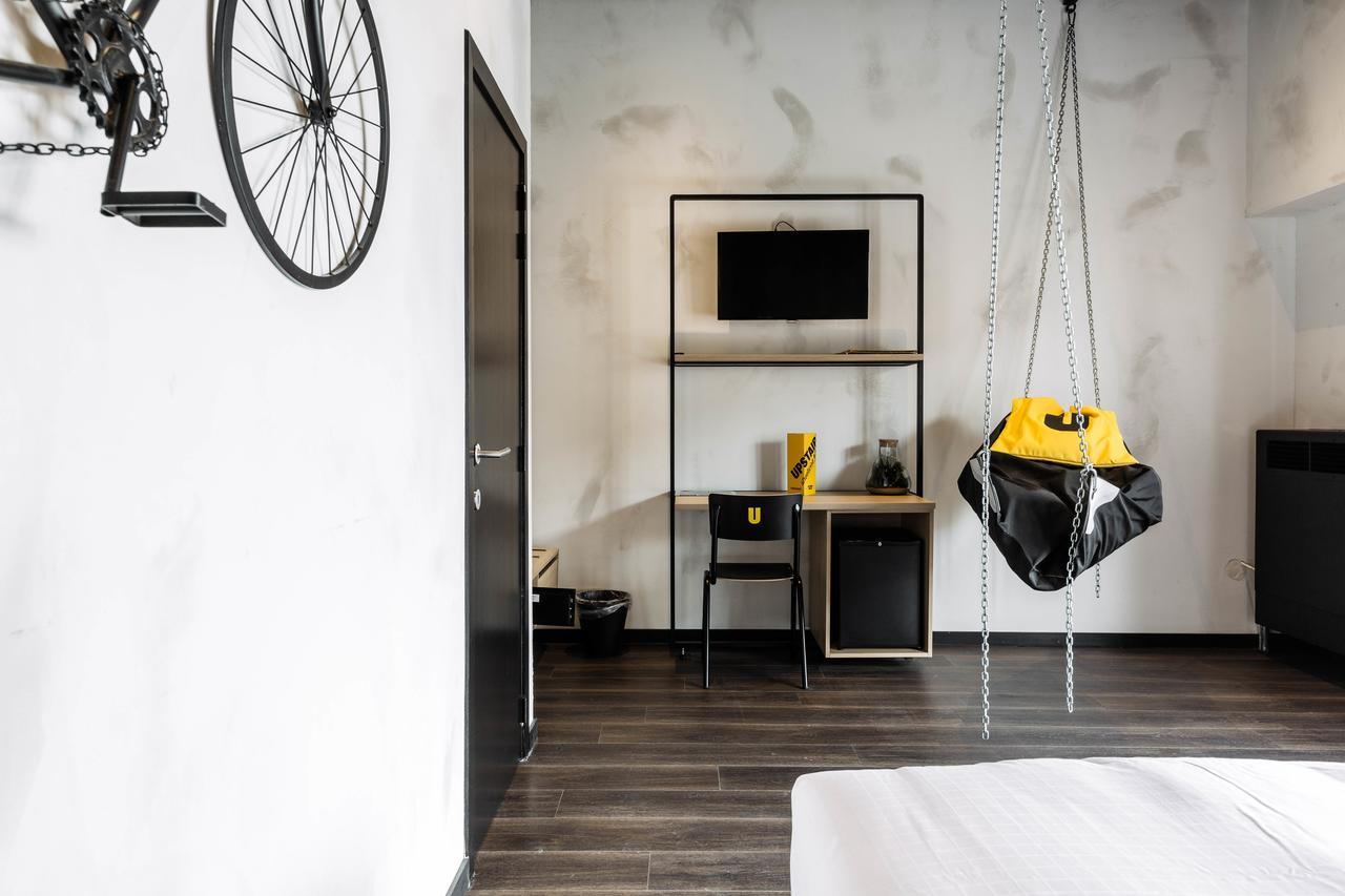 Upstairs Hotel Ostende